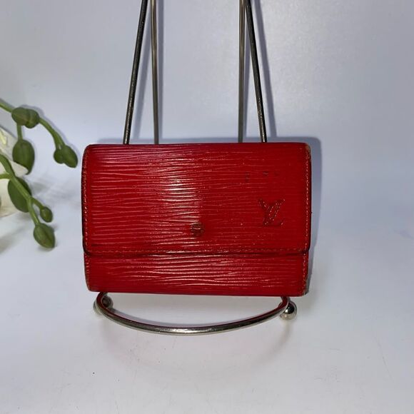 Authentic Louis Vuitton Epi Leather 6 Key Wallet Red - Picture 1 of 7